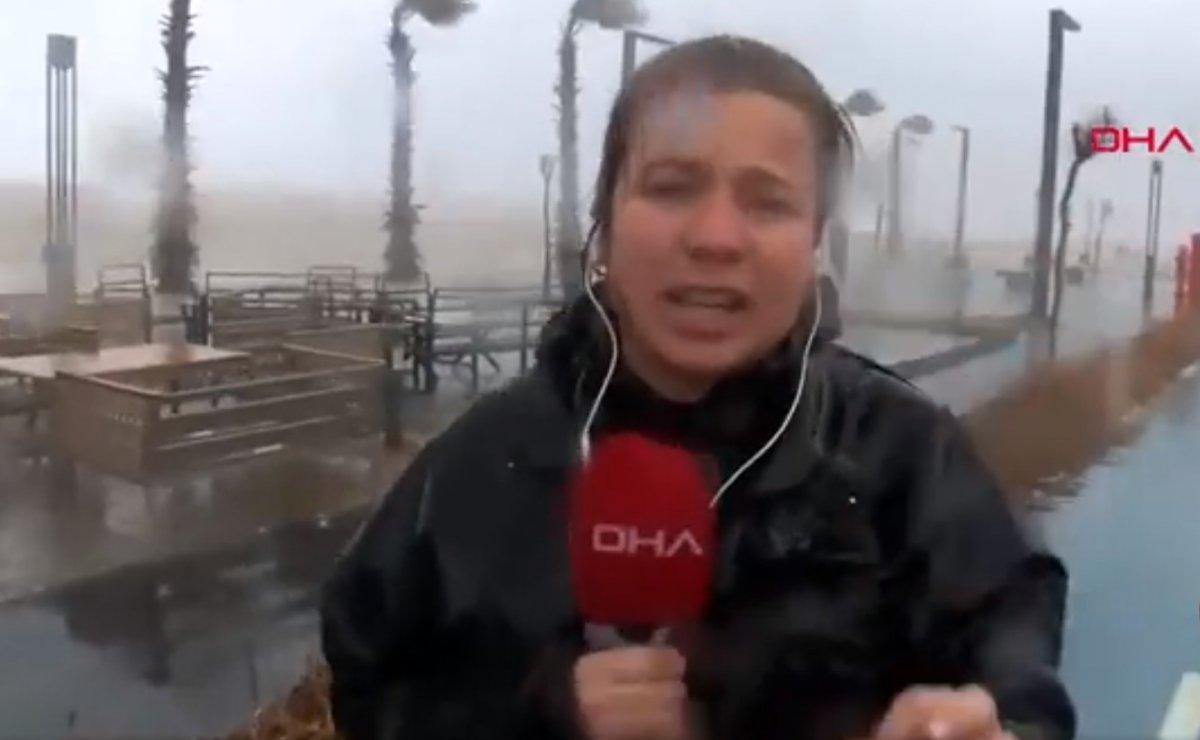 Sağanak yağış Antalya'da hayatı felç etti