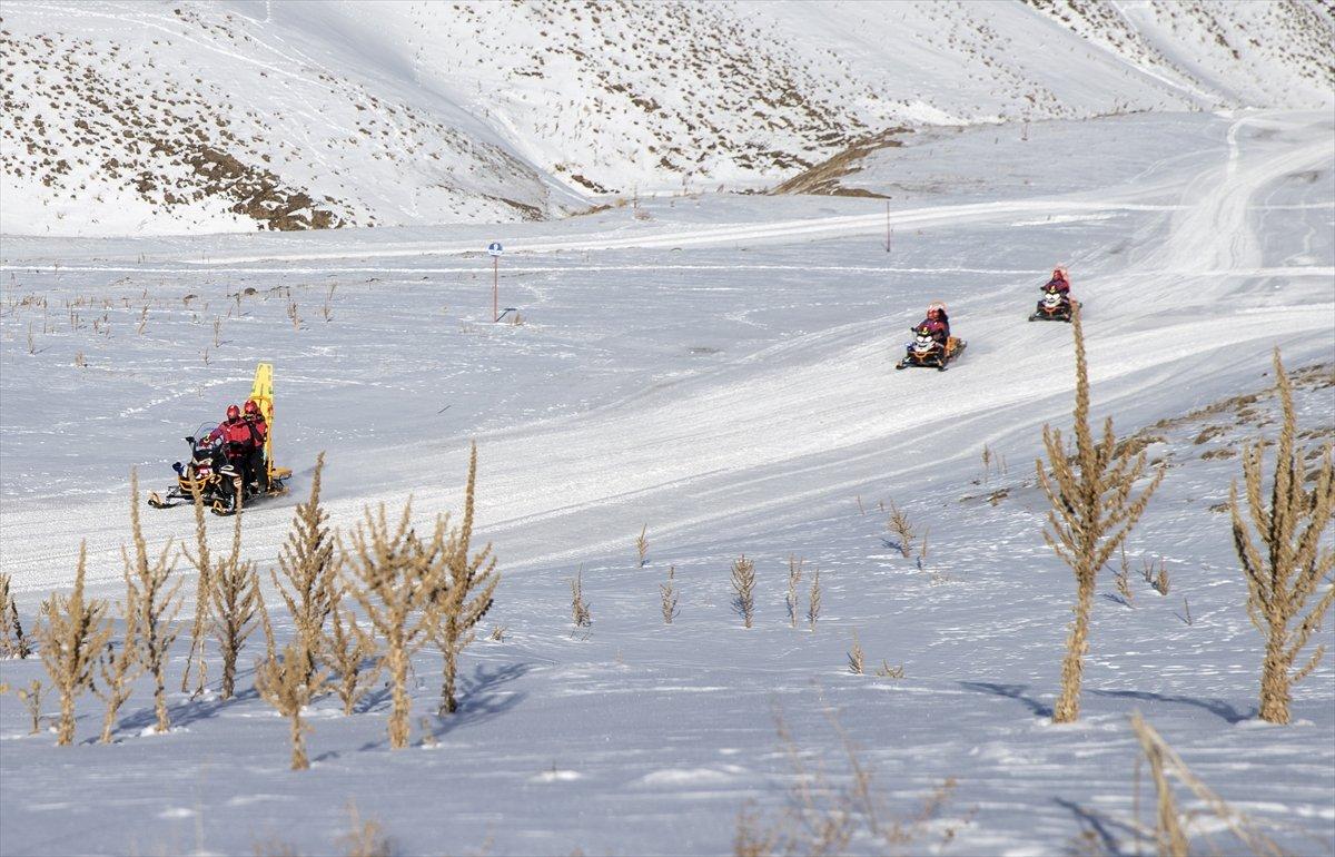 Mehmetçik olası çığ düşmesi olaylarına hazır