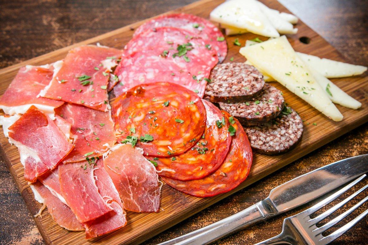 Daha sağlıklı tiroid için uzak durulması gereken 7 gıda