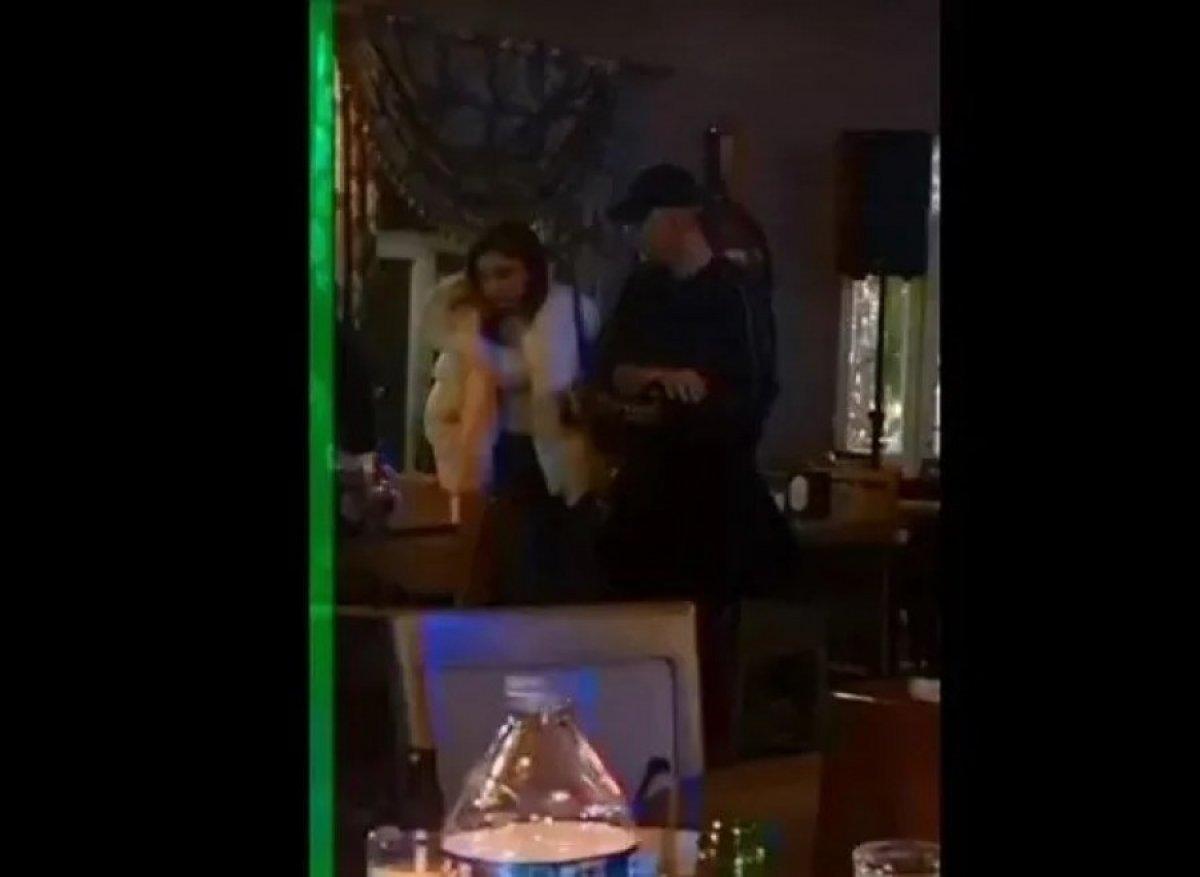 Özcan Deniz, 23 yaş küçük sevgilisi ile görüntülendi