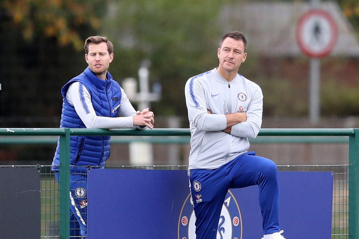 Chelsea efsanesi John Terry yuvaya döndü