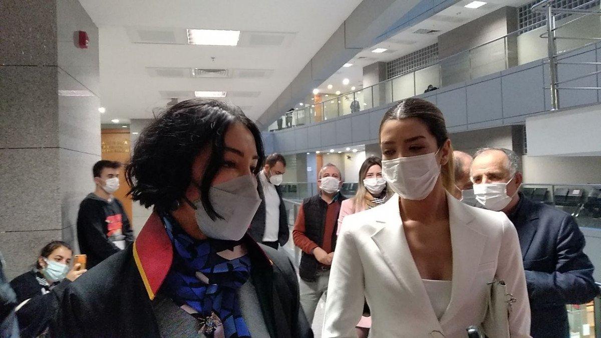 Özcan Deniz, 23 yaş küçük sevgilisi ile görüntülendi