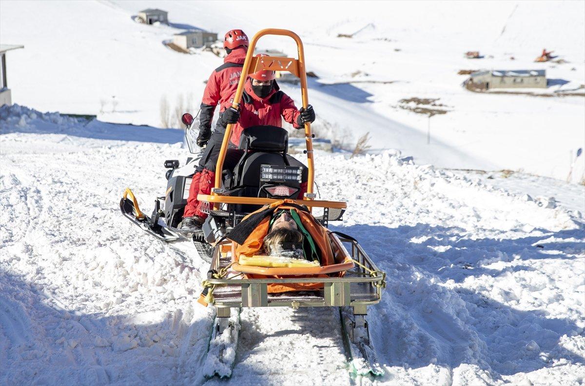 Mehmetçik olası çığ düşmesi olaylarına hazır