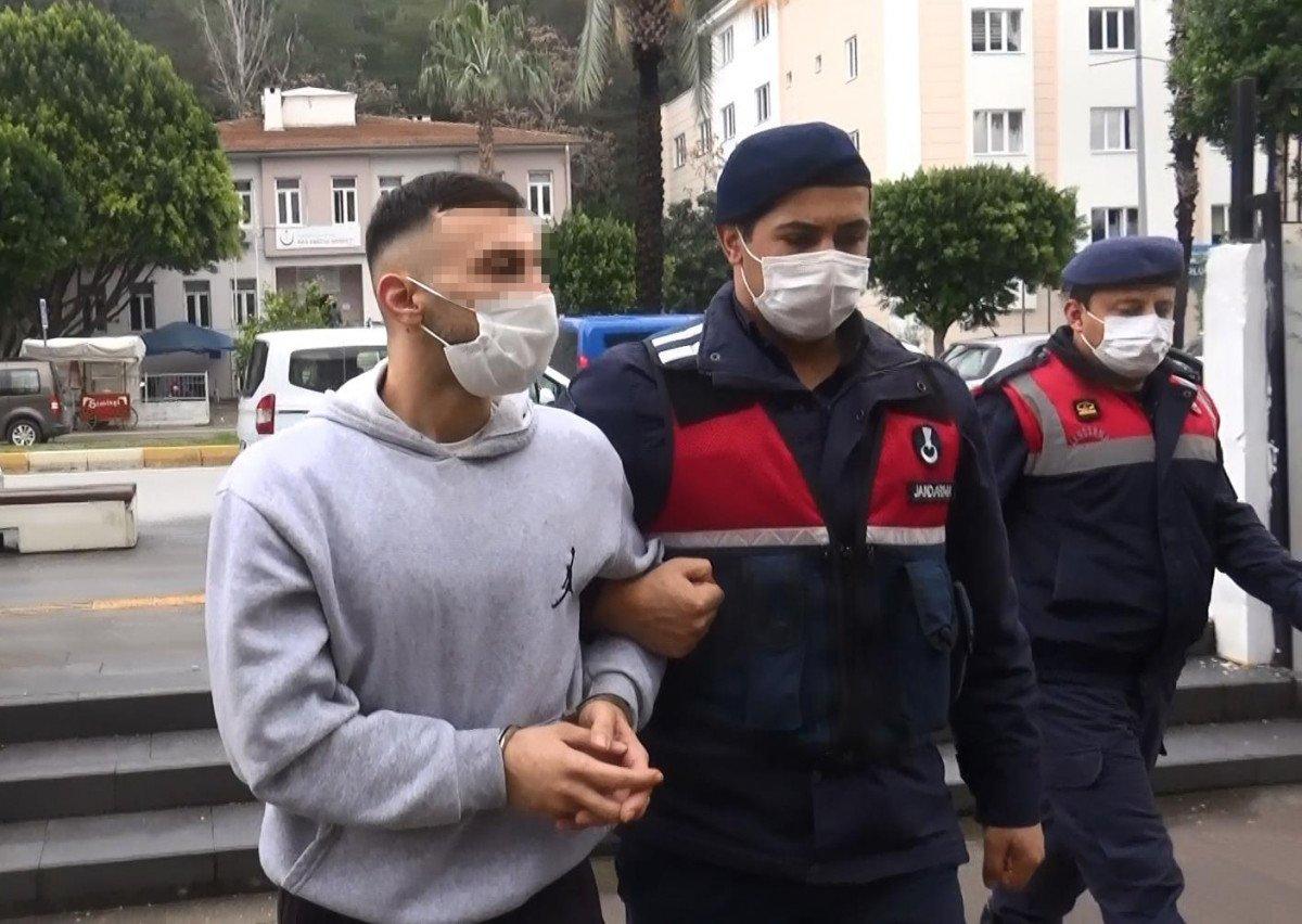 Antalya'da okul müdürü darbedildi