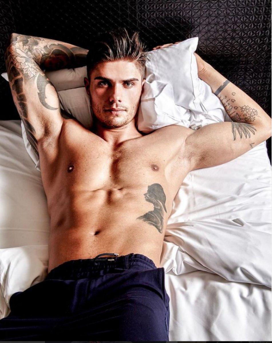 Can Yaman ile Barış Murat Yağcı dünyanın en yakışıklı 100 erkeği listesinde