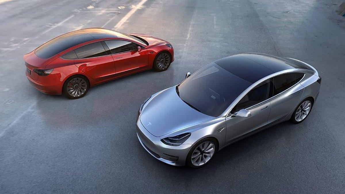 Tesla 475 elektrikli otomobili geri çağırdı