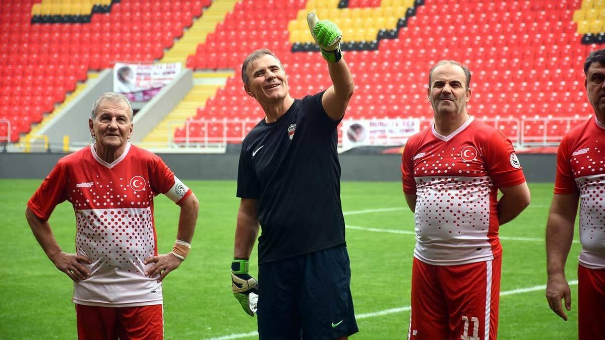 Hayrettin Demirbaş: İsmail Çipe, Berke Özer'den iyi