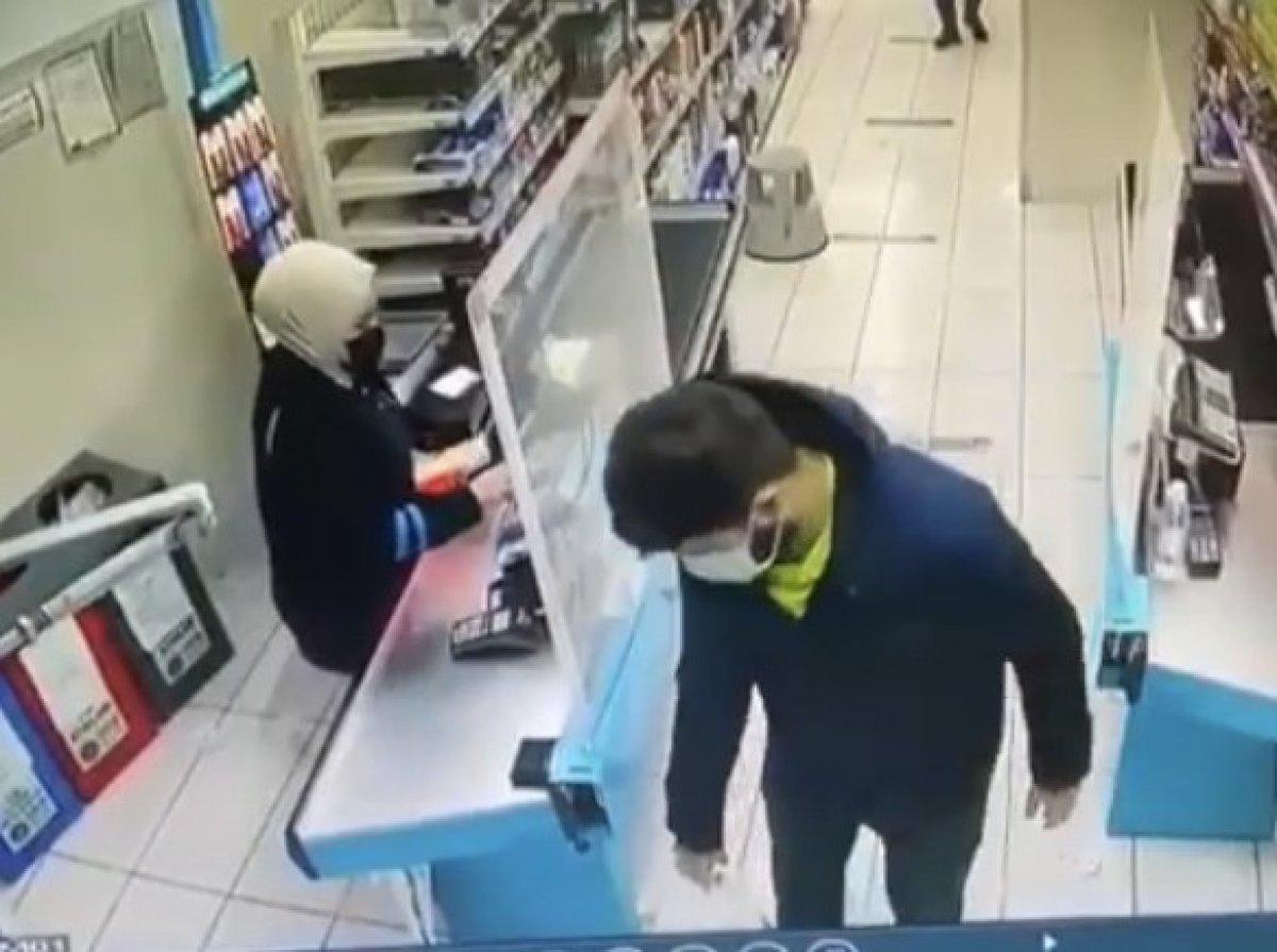 İstanbul'da markette unutulan cüzdanın içini boşaltıp geri getirdi