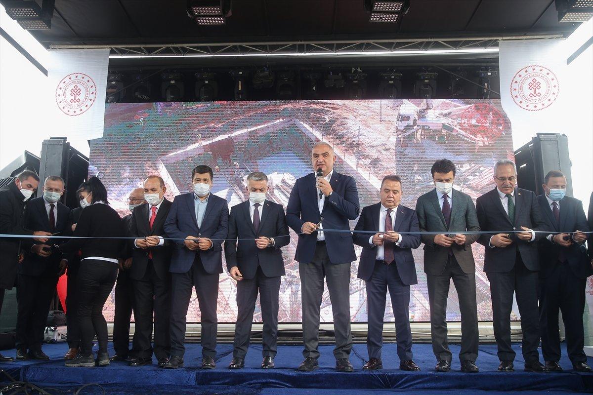 Mehmet Nuri Ersoy: Turizmde bu yıl 24 milyar dolar gelir yakaladık