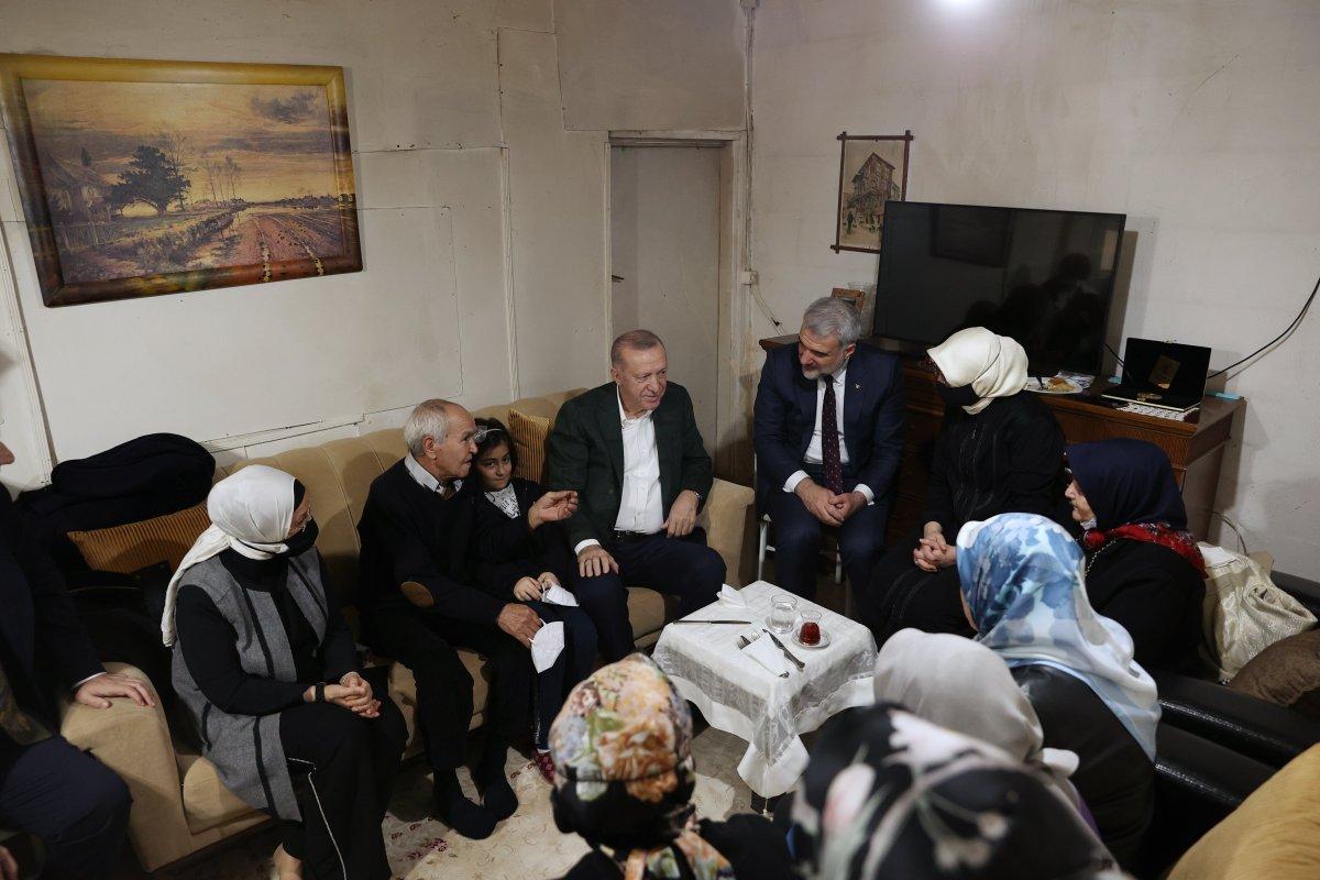 Cumhurbaşkanı Erdoğan, Hatem Kurt’u evinde ziyaret etti