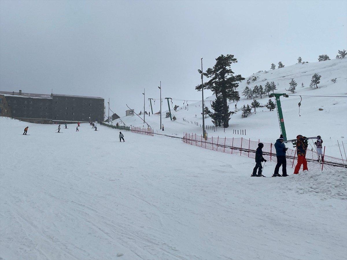 Kartalkaya'da kar yağışı etkili oldu