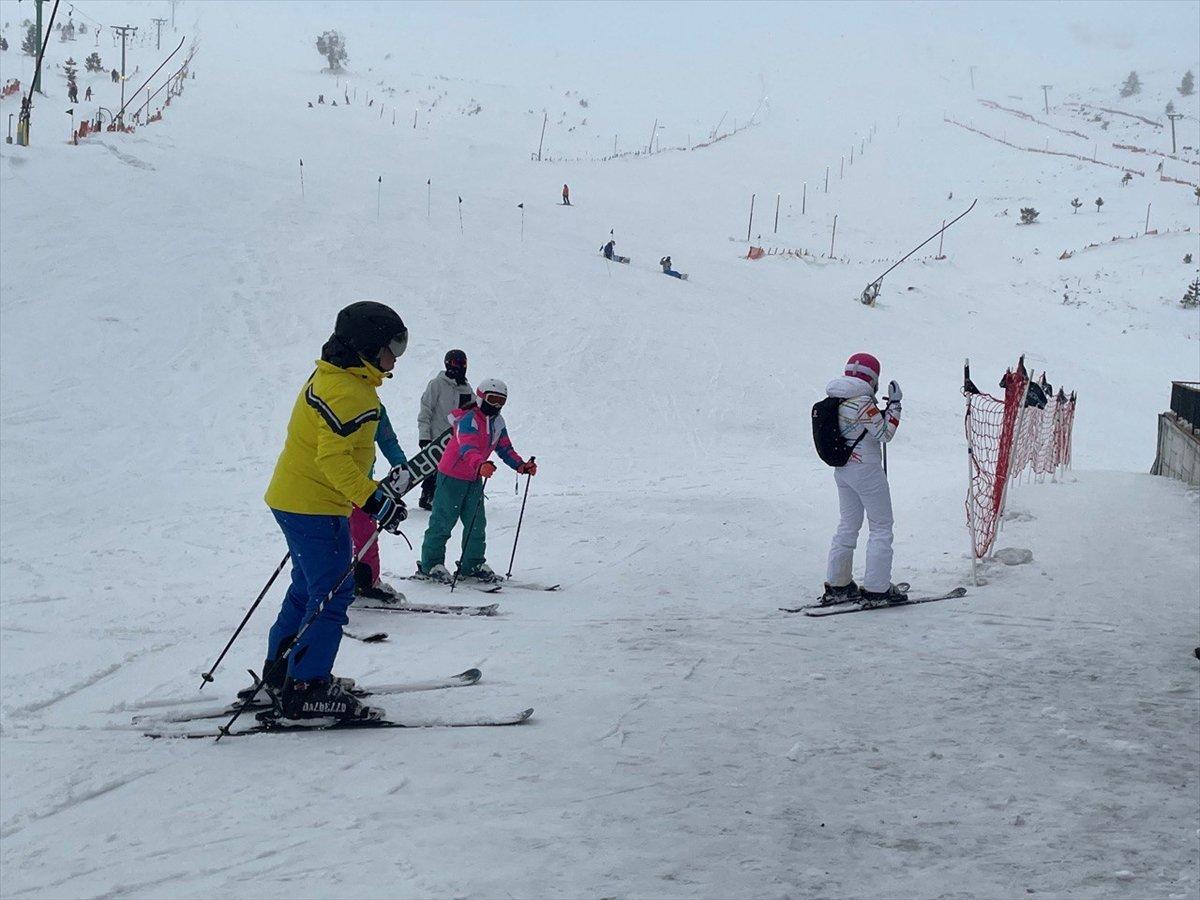 Kartalkaya'da kar yağışı etkili oldu