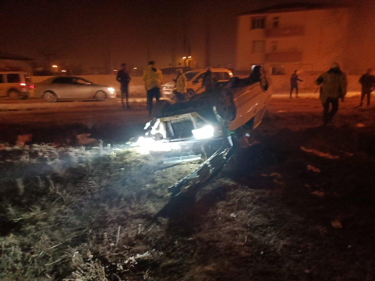 Iğdır'da oto fareleri polisten kaçarken kaza yaptı