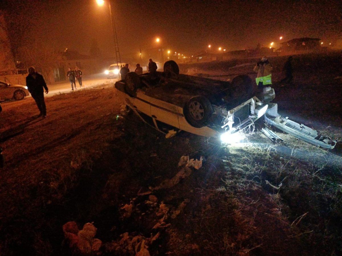 Iğdır'da oto fareleri polisten kaçarken kaza yaptı