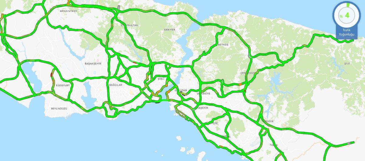2022'nin ilk günü İstanbul'da yollar boş kaldı