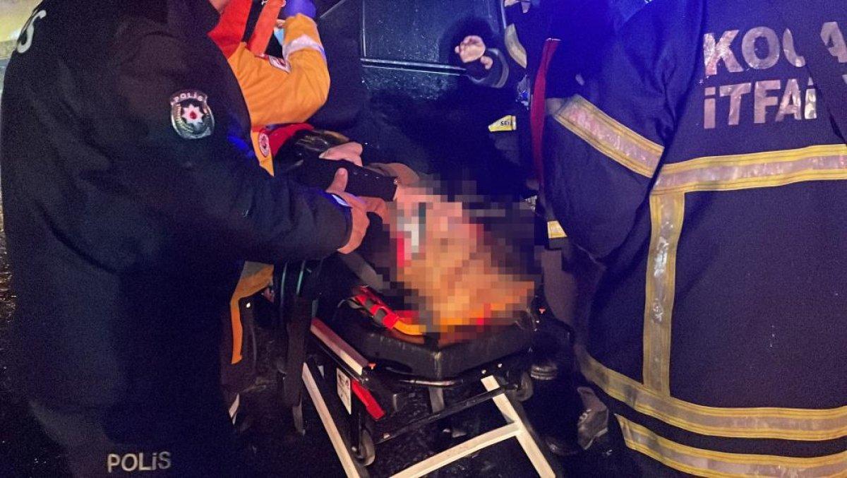 Kocaeli'de kaza yapan sürücü, yaralı kız arkadaşını bırakıp kaçtı