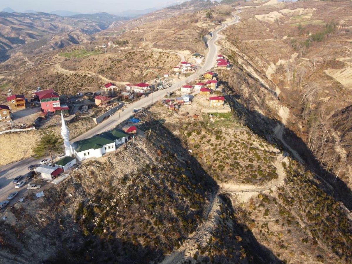 Adana'da yanan 21 ev yeniden inşa ediliyor