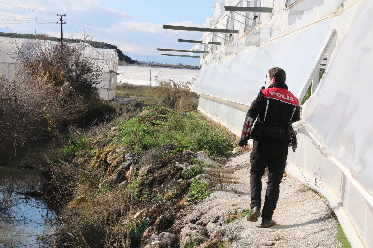 Antalya'da polisin 30 kilometre kovaladığı 2 kişiden biri yakalandı