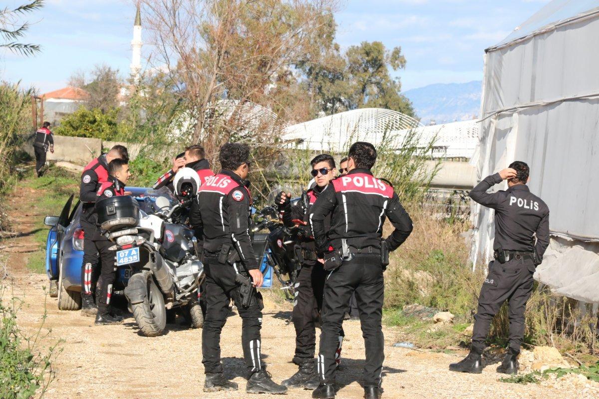 Antalya'da polisin 30 kilometre kovaladığı 2 kişiden biri yakalandı