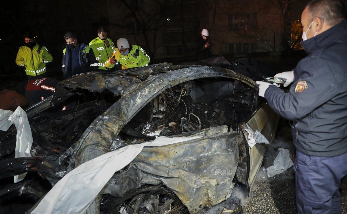 Ankara'da kaza yapıp yanan otomobilin sürücüsü öldü