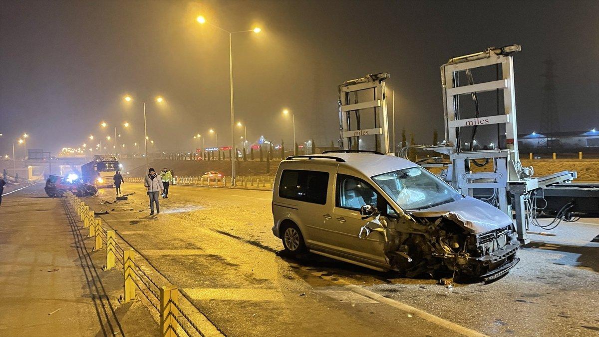 Konya'da çalıntı araçla kaza: 3 yaralı