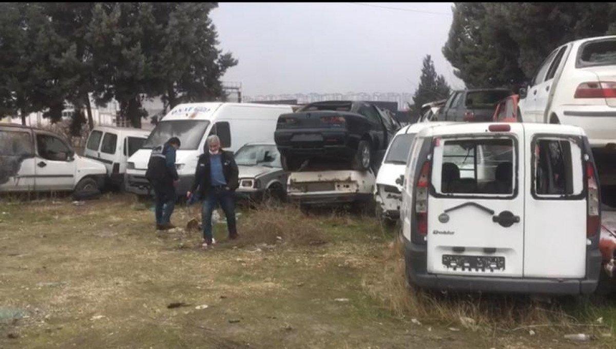Gaziantep’te yanan otomobilin bagajından Suriyeli gencin cesedi çıktı
