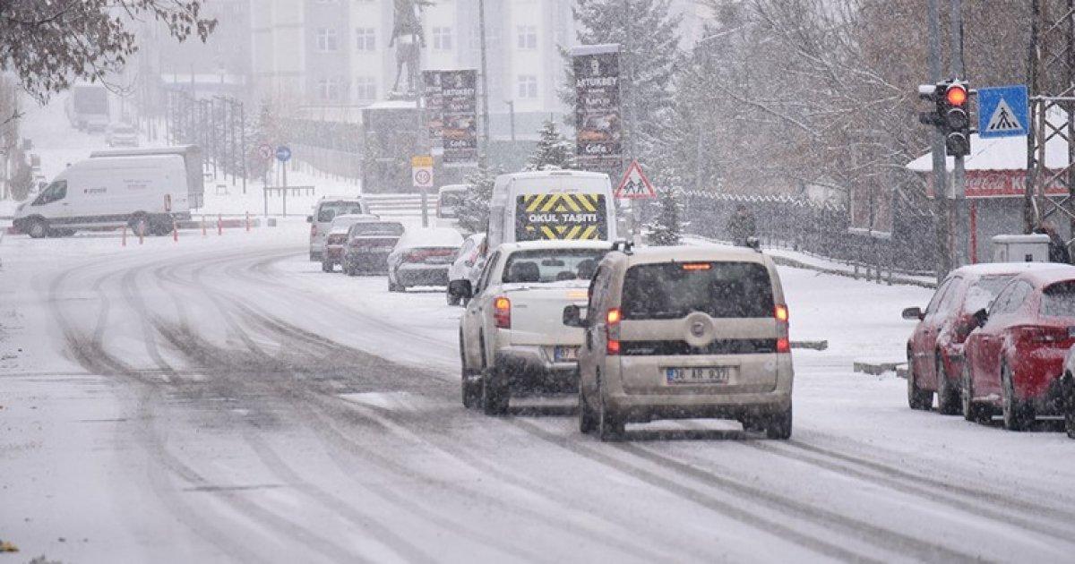 Erzincan'da okullara kar tatili