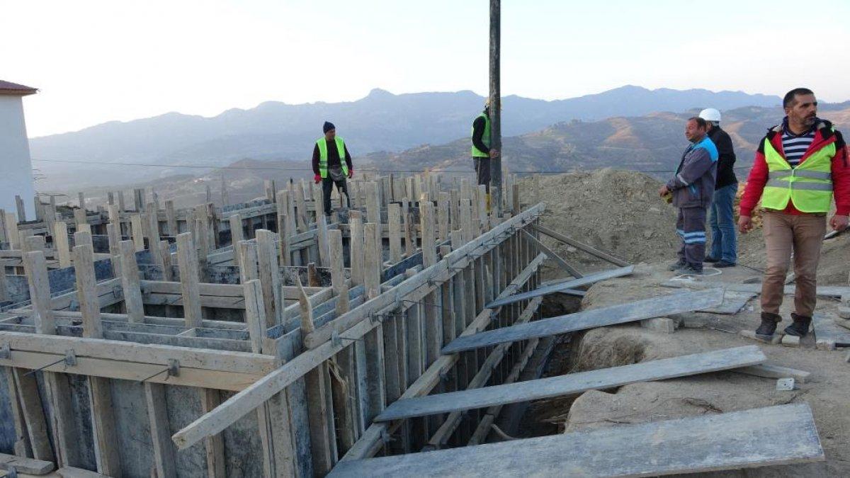 Adana'da yanan 21 ev yeniden inşa ediliyor