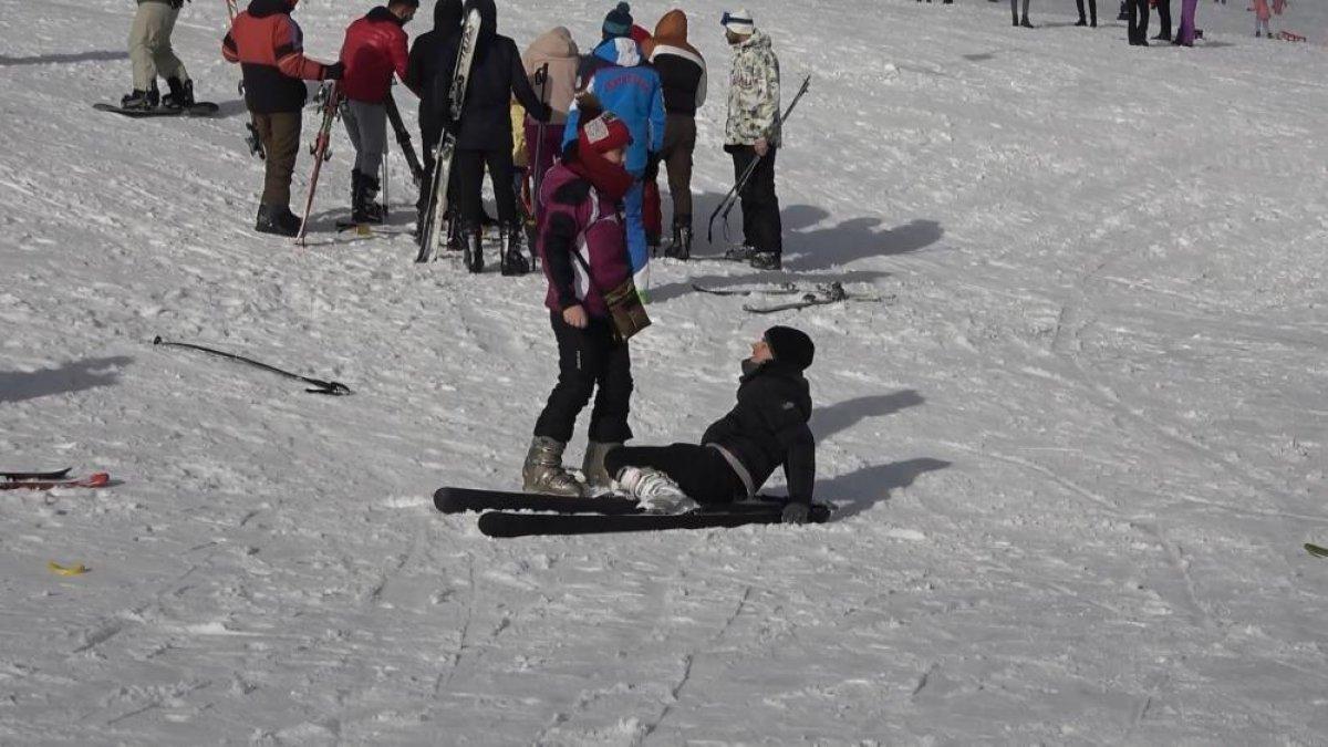Uludağ’da yeni yılın ikinci gününde pistler doldu