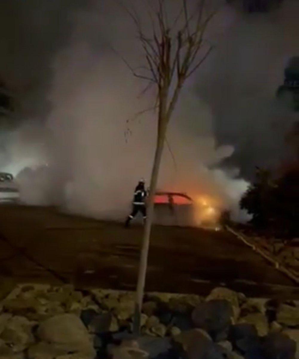 Niğde'de çaldığı otomobili ateşe verdi