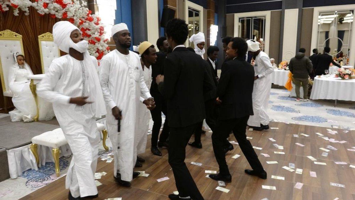 Afrikalı gençler Tokat'ta dünyaevine girdi