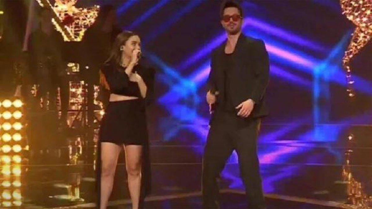 Murat Boz ile Damla Sönmez sahnede yakınlaştı