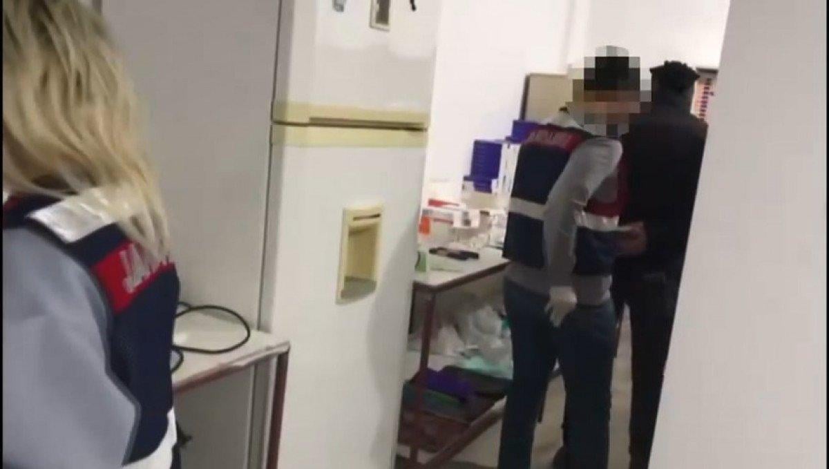 İstanbul'da kaçak ilaç operasyonu: 2 gözaltı
