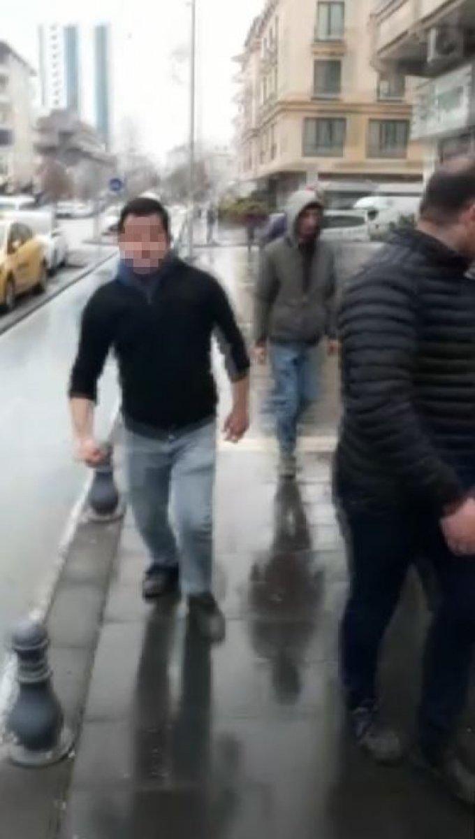 Gaziantep'te dövize göre kira zammı isteyen iş yeri sahibi, klinik bastı