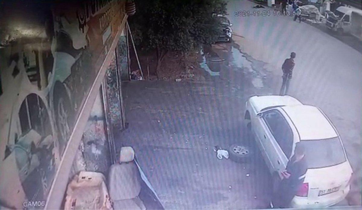 Adana'da 16 yaşındaki genç, tırın altında kaldı