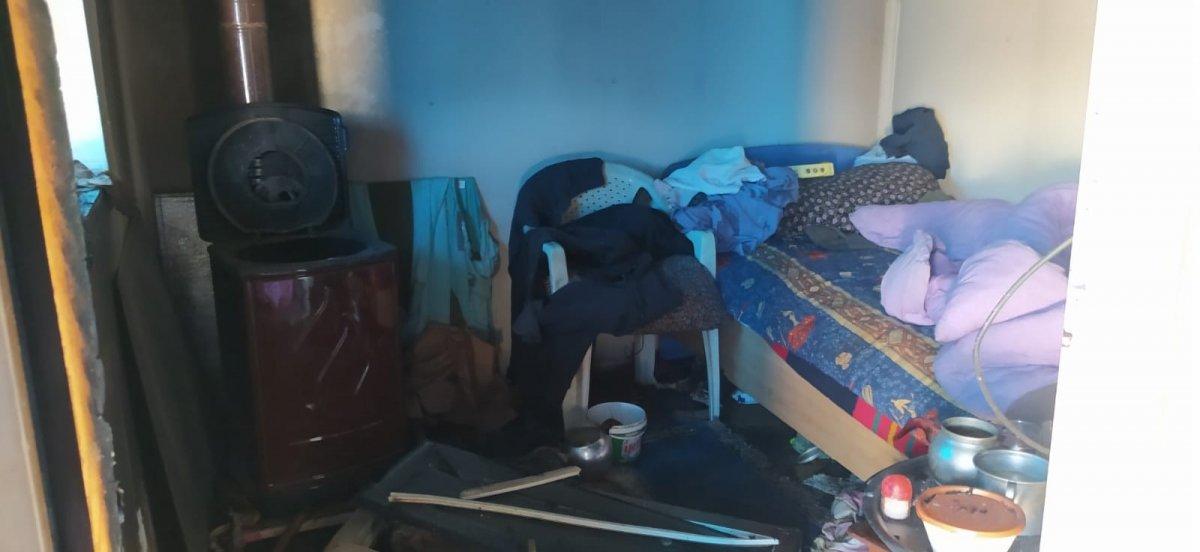 Sivas'ta yalnız yaşadığı konteynerde yanarak can verdi