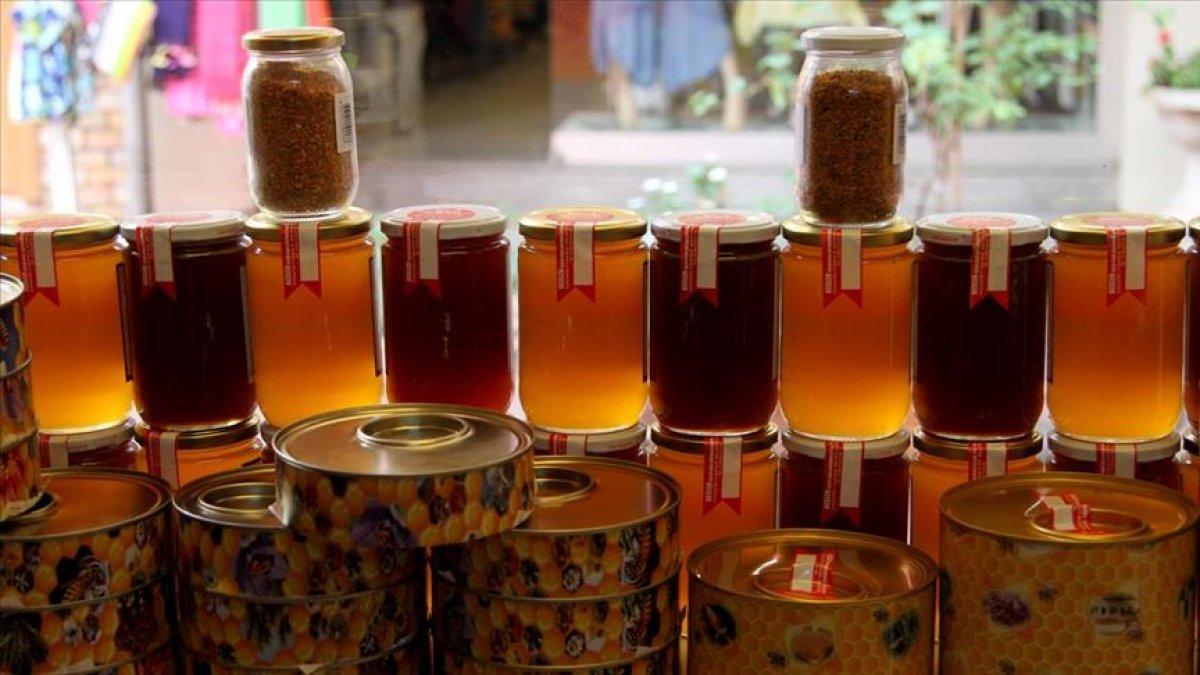 Piyasada ucuza satılan sahte ballara dikkat