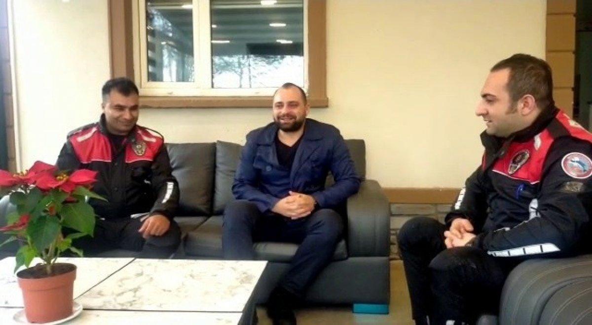 Sakarya'da doğuma yetişen kadına polis, eskortluk yaptı