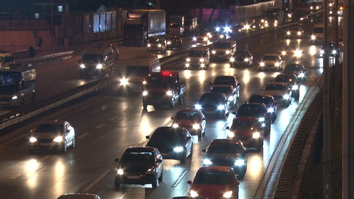 Yeni yılın ilk iş gününde İstanbul trafiğinde son durum