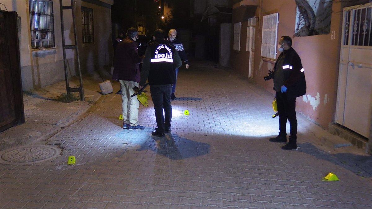 Adana’da silahlı kavgaya müdahale eden polis vuruldu