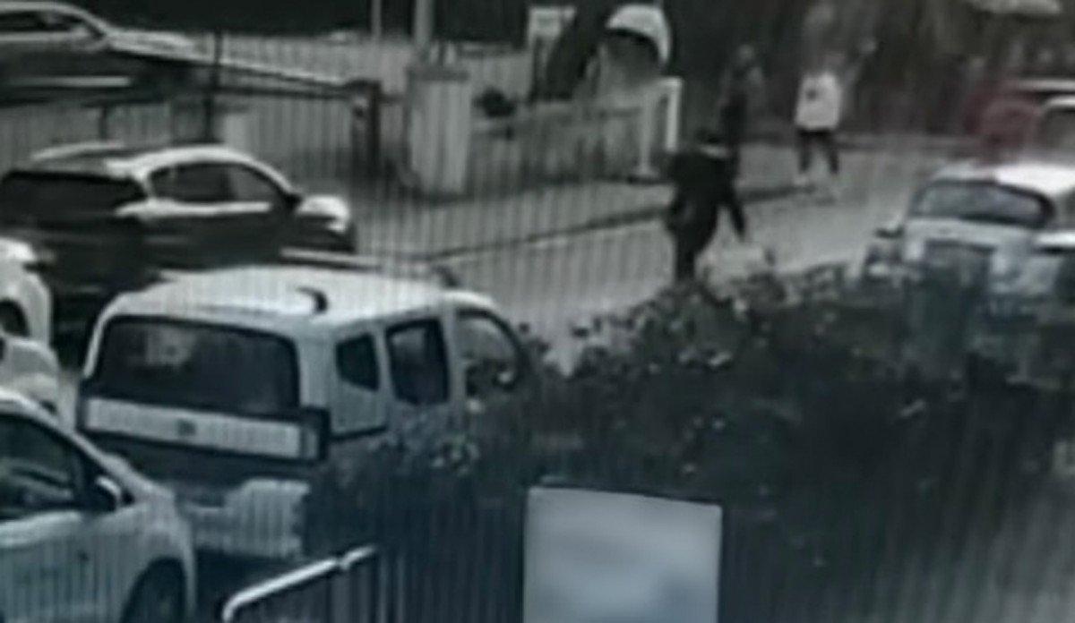 Kadıköy'de 10 bin dolar değerindeki cihazların bulunduğu çanta çalındı