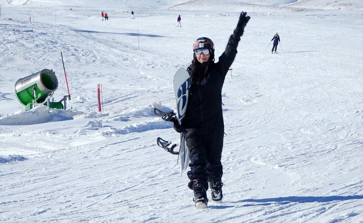 Inna, Kayseri'ye geldi