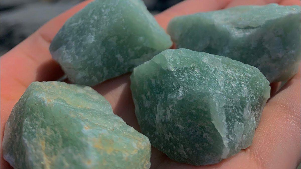 Kuvarsların en şanslısı: Aventurin taşı ne işe yarar? Şifalı 10 özelliği