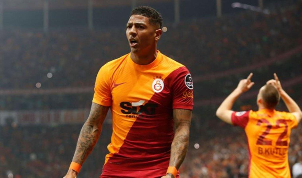 Galatasaray'da 2 futbolcu koronavirüse yakalandı