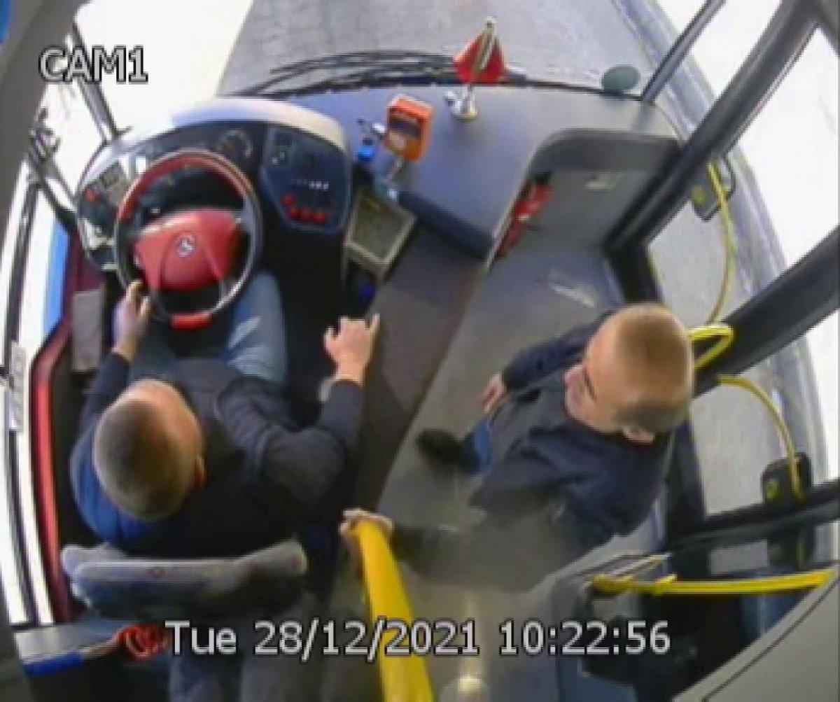 Erzurum'da maske takmayan yolcu otobüsten indirildi