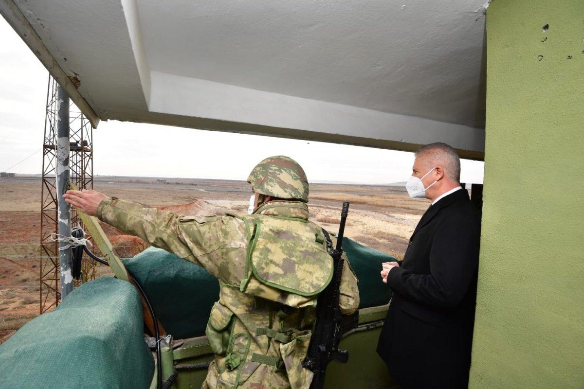 Suriye sınırında tedbirler arttırılarak hendekler kazılıyor