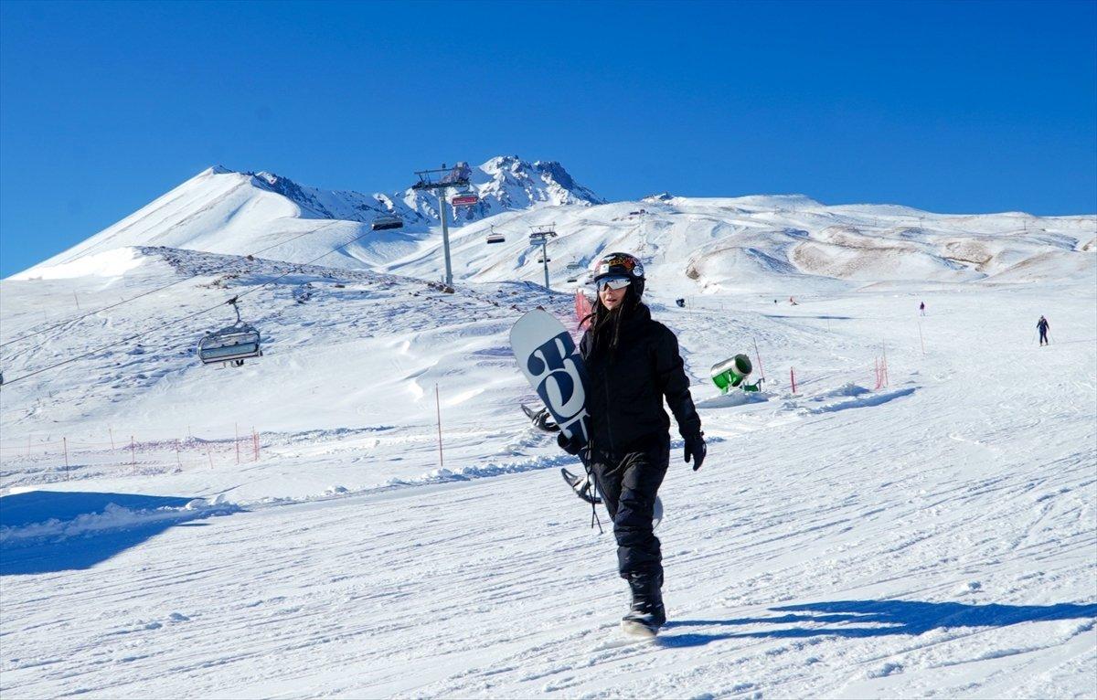 Inna, Kayseri'ye geldi