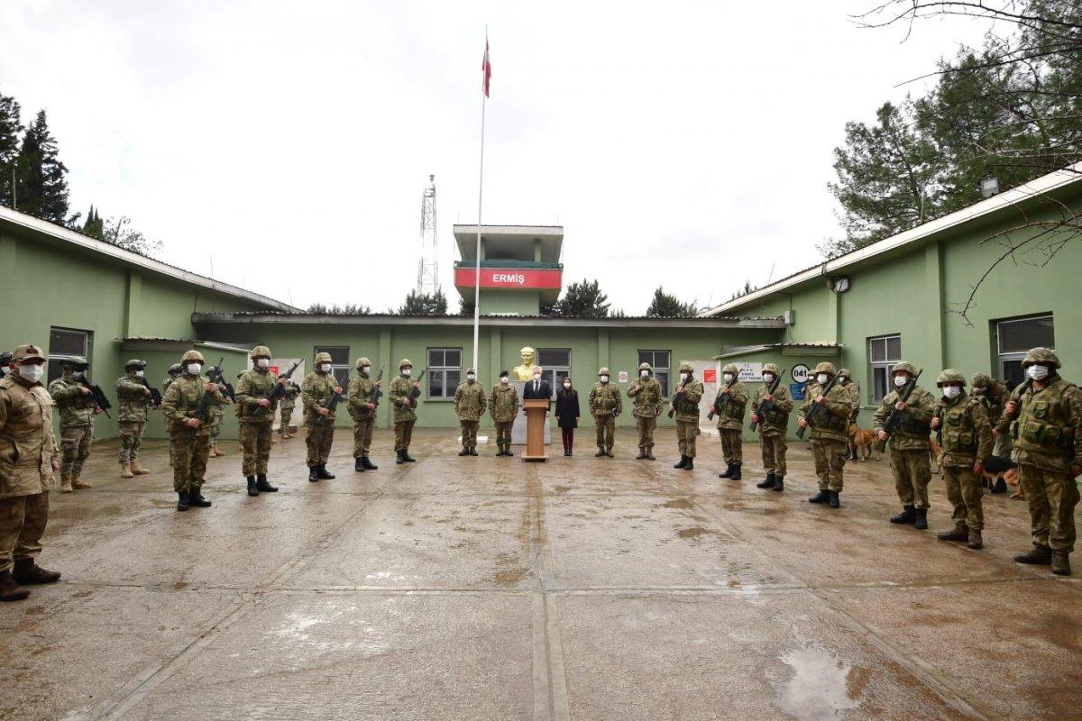 Suriye sınırında tedbirler arttırılarak hendekler kazılıyor