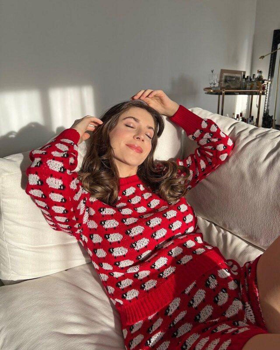 Fulya Zenginer'den hamilielik pozu