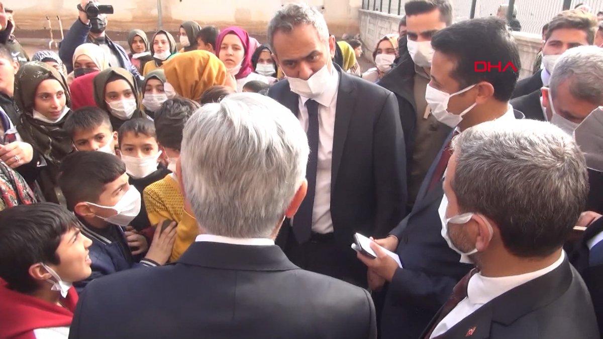 Mahmut Özer'den Şanlıurfa Milli Eğitim Müdürü Kurt'a fırça